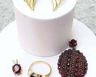 Gold and Garnet Red Gems Jewelry