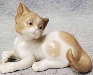 Lladro Cat Figure
