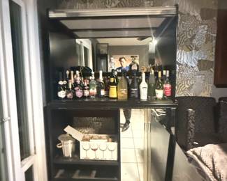 Cabinet/Bar