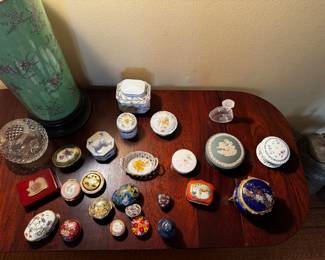 SMALL COLLECTIBLE BOXES - HEREND LIMOGES & OTHERS
