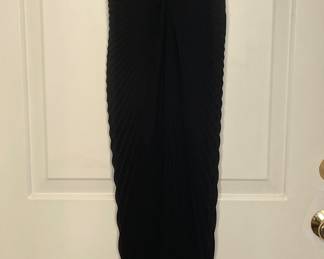 Carmen Marc Valvo Signature pleated maxi gown