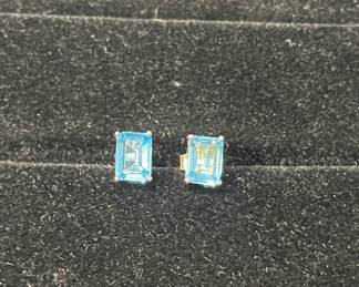 18k blue topaz studs