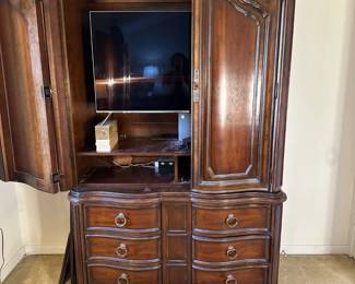 Bernhardt Armoir/Entertainment/Dresser