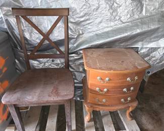 Single Chair - Nightstand 