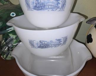 Set of 3 Vintage Pyrex Nesting Bowls - Trains Very Rare