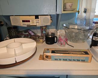 Kitchen Misc- Vintage Radio