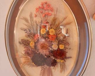 Bubble dome dried flowers hanging 