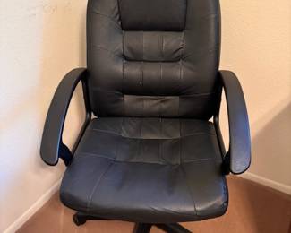 Black office chair 