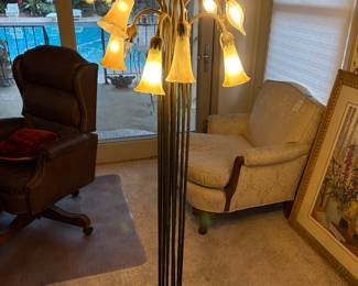 Art noveau Tiffany style lily pad 12 arm floor lamp