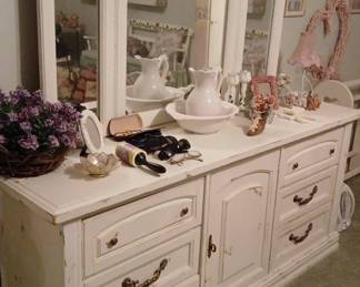 Shabby Chic Dresser with Mirror