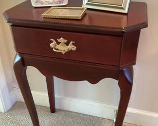 Small Queen Ann Style Table