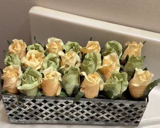 Retangular Contain of Yellow Roses