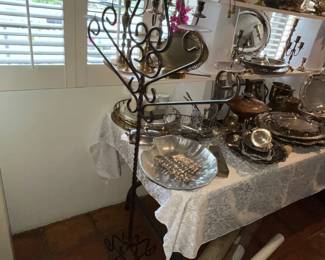 Iron floor candle stand