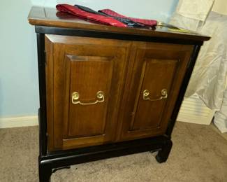 2 door storage cabinet