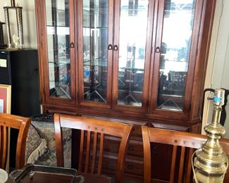 Marvelous 4dr full china cabinet!