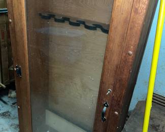 Gun cabinet