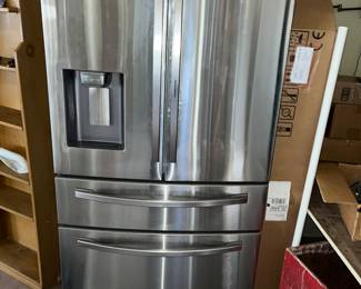 Excellent SAMSUNG stainless french-door fridge w/ dual drawers