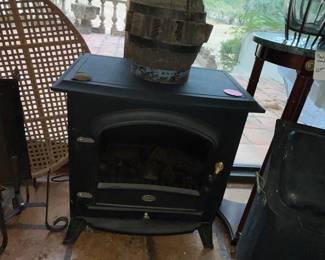 Wagon wheel hub lamp and heater