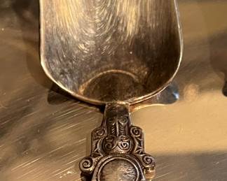 Close-up. Celtic designed handle!