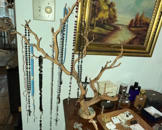 Lots of beautiful jewelry