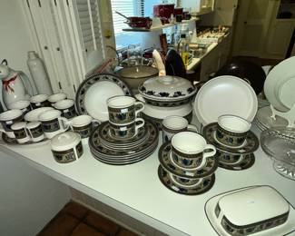 Mikasa "Intaglio" dinnerware set