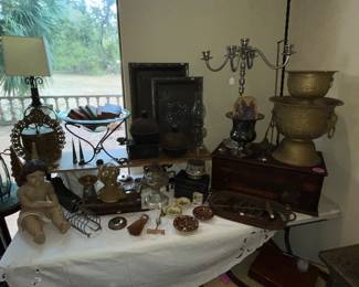 This room is loaded with amazing finds!