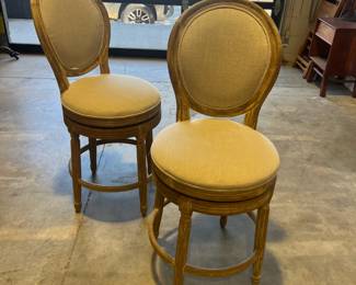 set of 2 swivel barstools/ dining chairs 