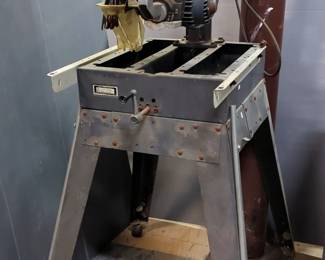 Sears Craftsman 10" Radial Saw, Model 113.197602, With Owners Manual Booklet, Powers On