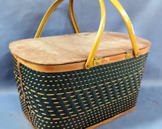 Picnic Basket, Approx 10" x 18.5" x 11.5" 