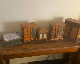 Lovely Jewelry Boxes And Light