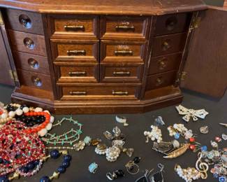 Great Bunch Of Costume Jewelry
