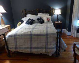 Metal frame bed with mattress & boxspring