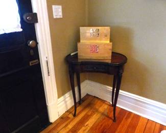 Small kidney shaped table, decorative boxes