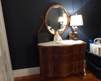 Oak dresser with mirror