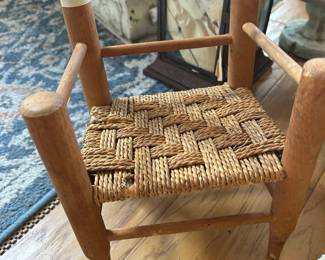Doll chair 