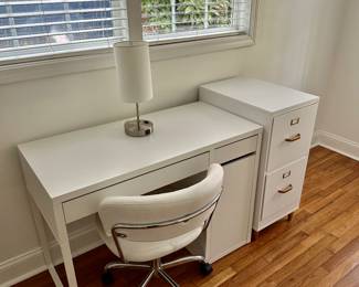 White desk with chair 