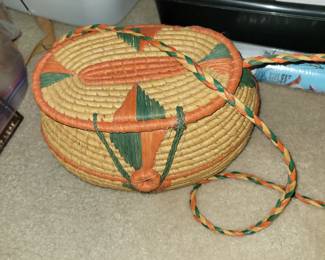 Vtg hand woven basket 