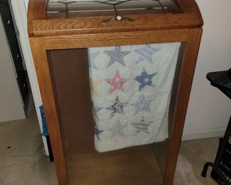 Beautiful Amish made oak quilt case 