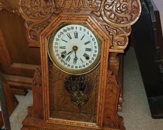 Antique mantle clocks