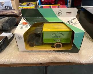 L JOHN DEERE TRUCK BANK
