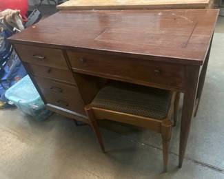 SEWING MACHINE DESK WITH STOOL