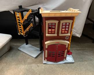 FISHERPRICE IMAGINEXT FIRE STATION