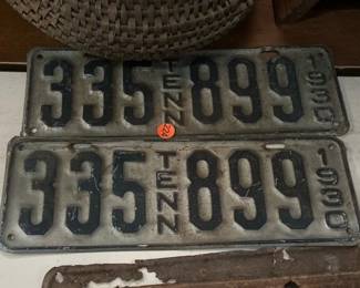 LOT OF TENNESSEE LICENSE PLATE