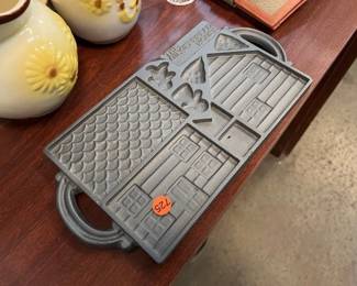 CAST IRON GINGERBREAD MOLD PAN
