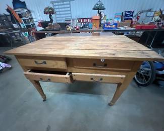 VINTAGE POT BELLY BAKERS FLOUR BIN TABLE