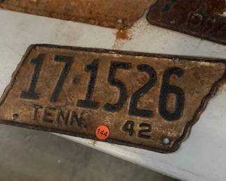 VINTAGE 1942 TN LICENSE PLATE