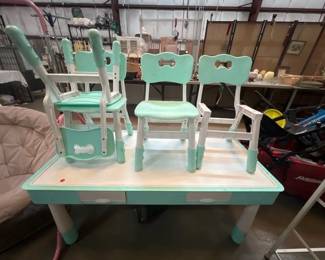 KIDS TABLE 4 CHAIR SET