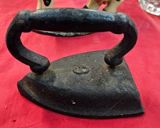 CAST IRON FINISHING IRON