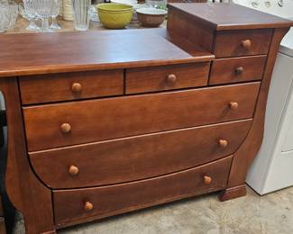 DRESSER / BABY CHANGING TABLE