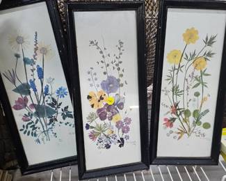 FRAMED FLORAL PICTURE DECOR